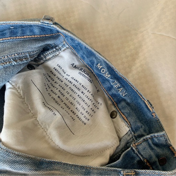 ♡ • SOLD!! American Eagle Mom Jeans | Size 10 - Picture 6 of 9